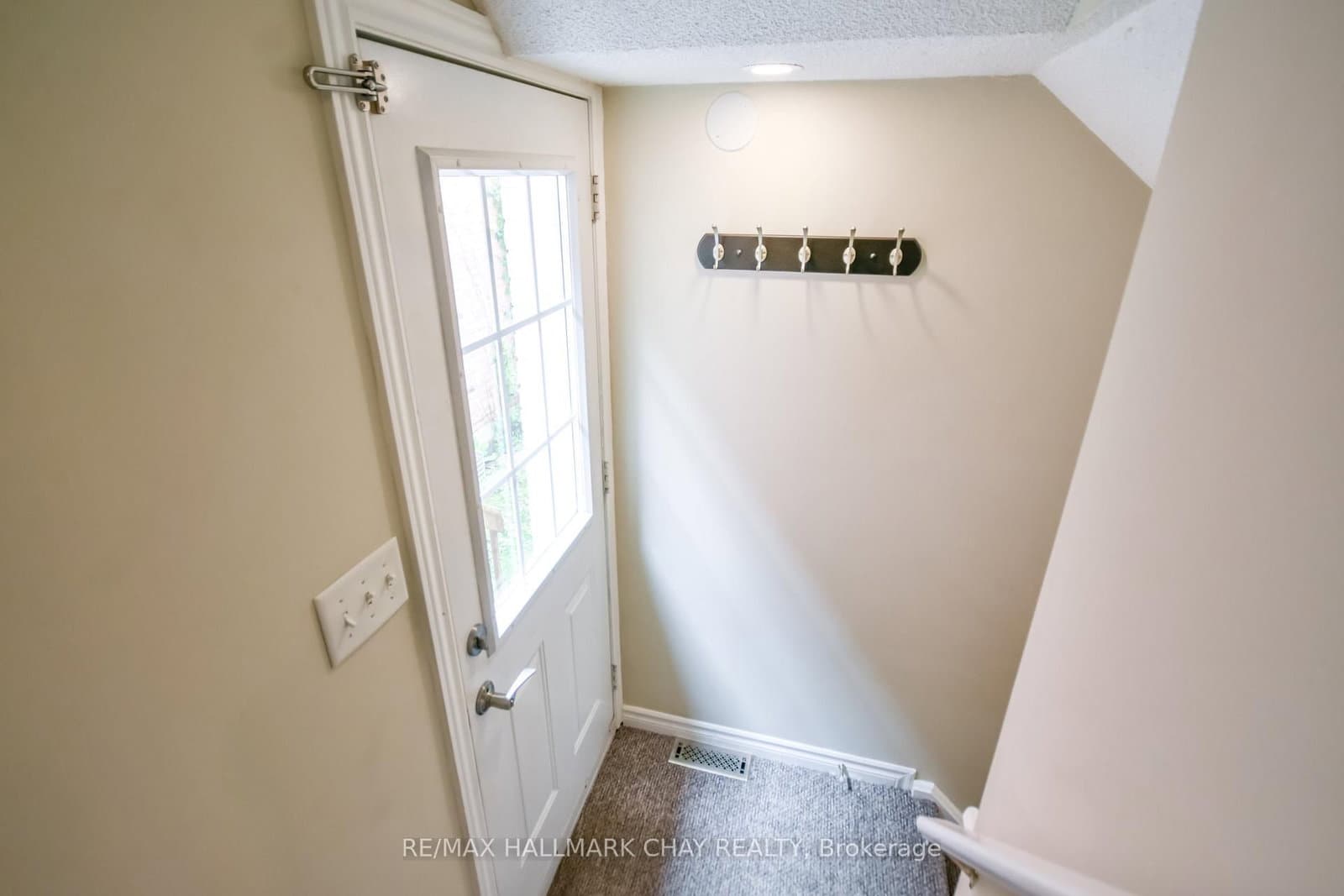 1 Hawkins Drive thumbnail 32