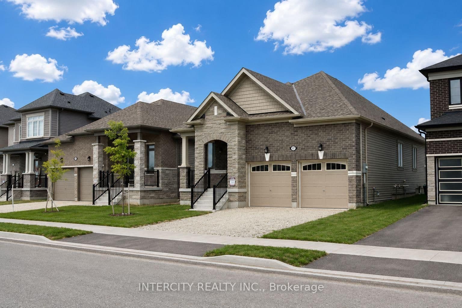 17 Union Boulevard thumbnail 2