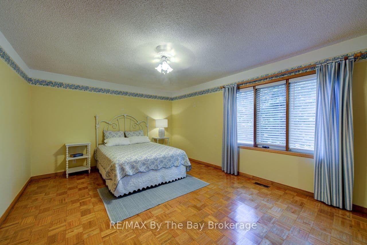 47 Birchwood Trail thumbnail 24