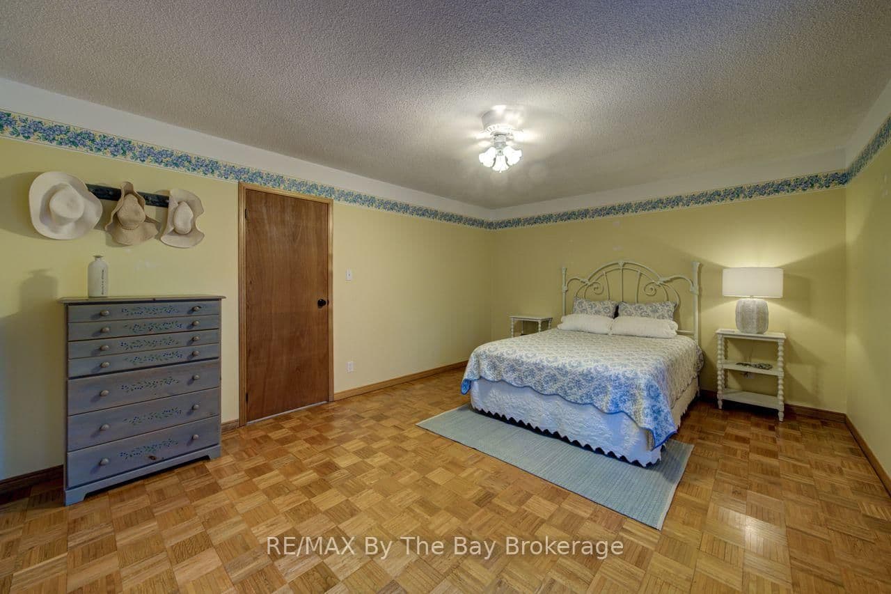 47 Birchwood Trail thumbnail 25