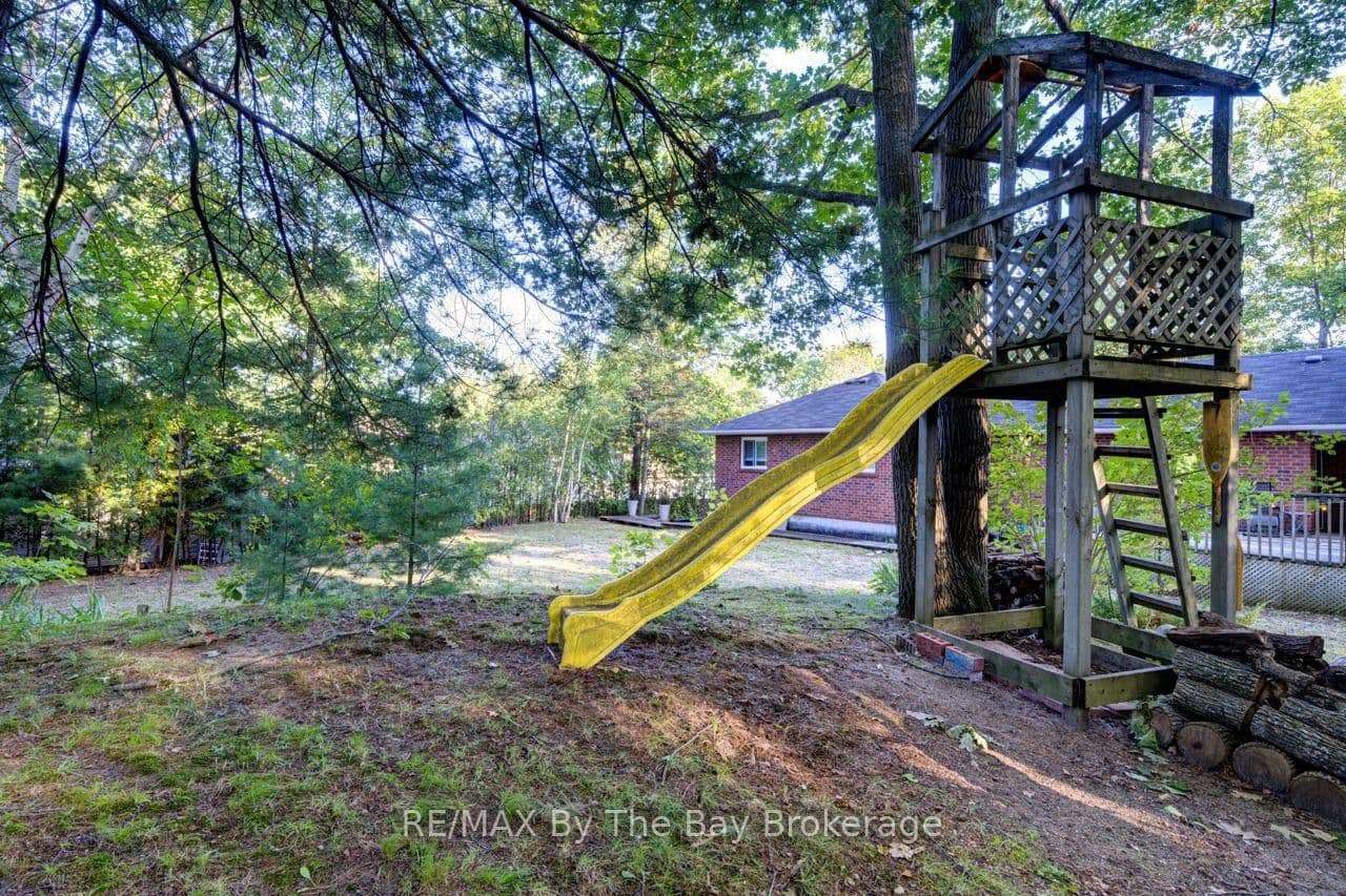 47 Birchwood Trail thumbnail 40