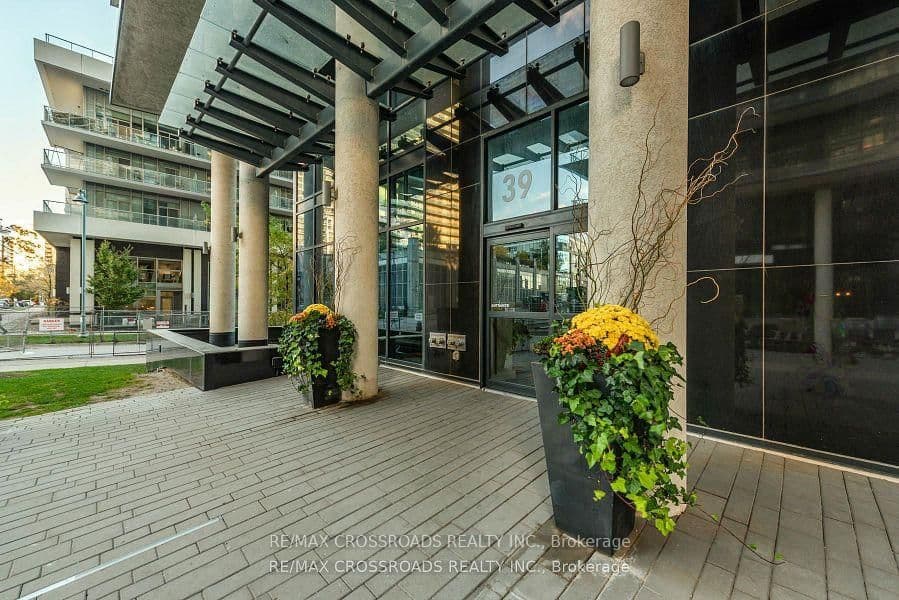 39 Annie Craig Drive, Unit 216