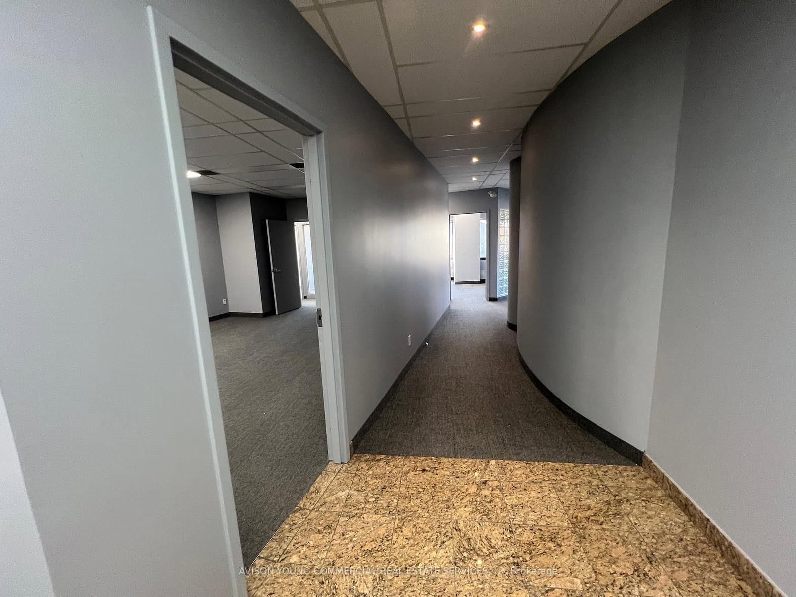 277 Lakeshore Road E, Unit 209 thumbnail 2