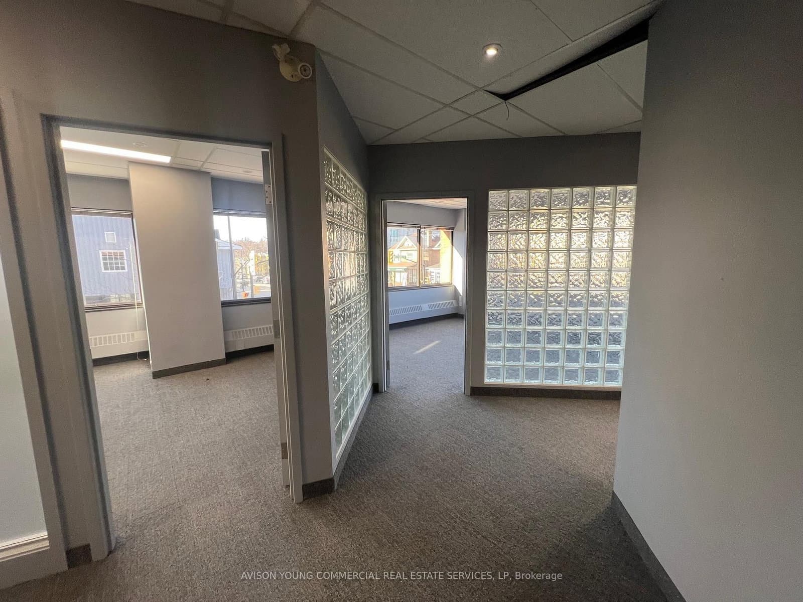 277 Lakeshore Road E, Unit 209 thumbnail 3