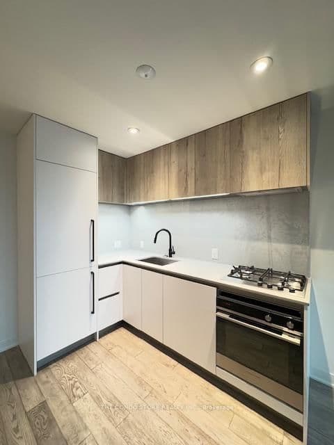 2625 Dundas Street W, Unit 406