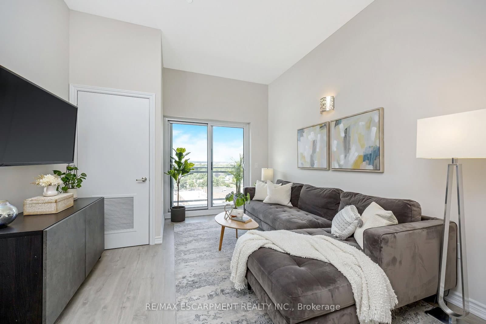 716 Main Street E, Unit 1109