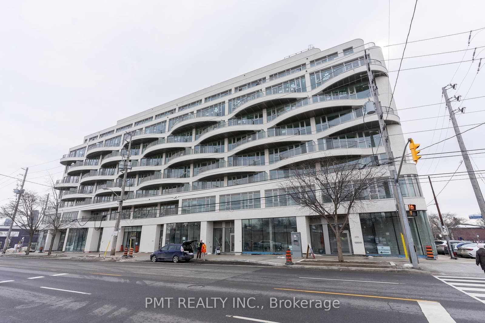 689 The Queensway, Unit 225