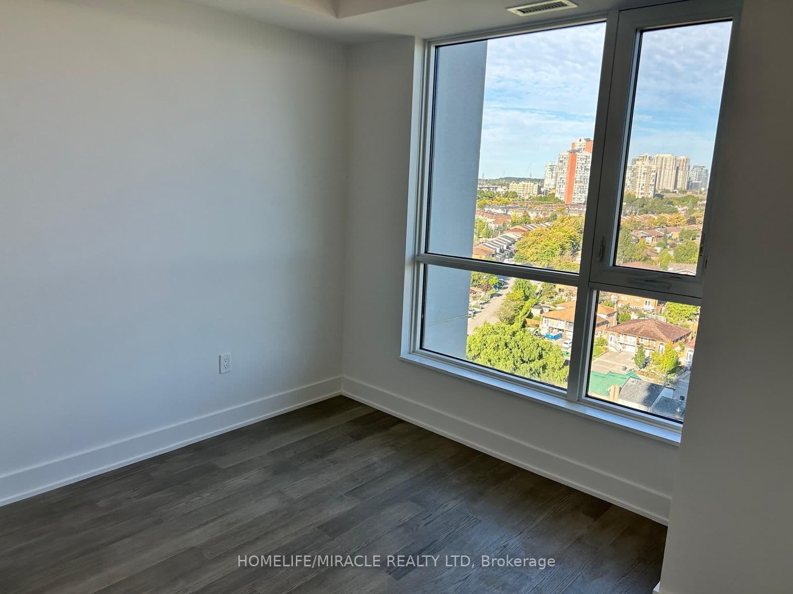 202 Burnhamthorpe Road E, Unit 1306