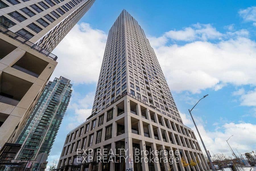 36 Elm Drive W, Unit 203