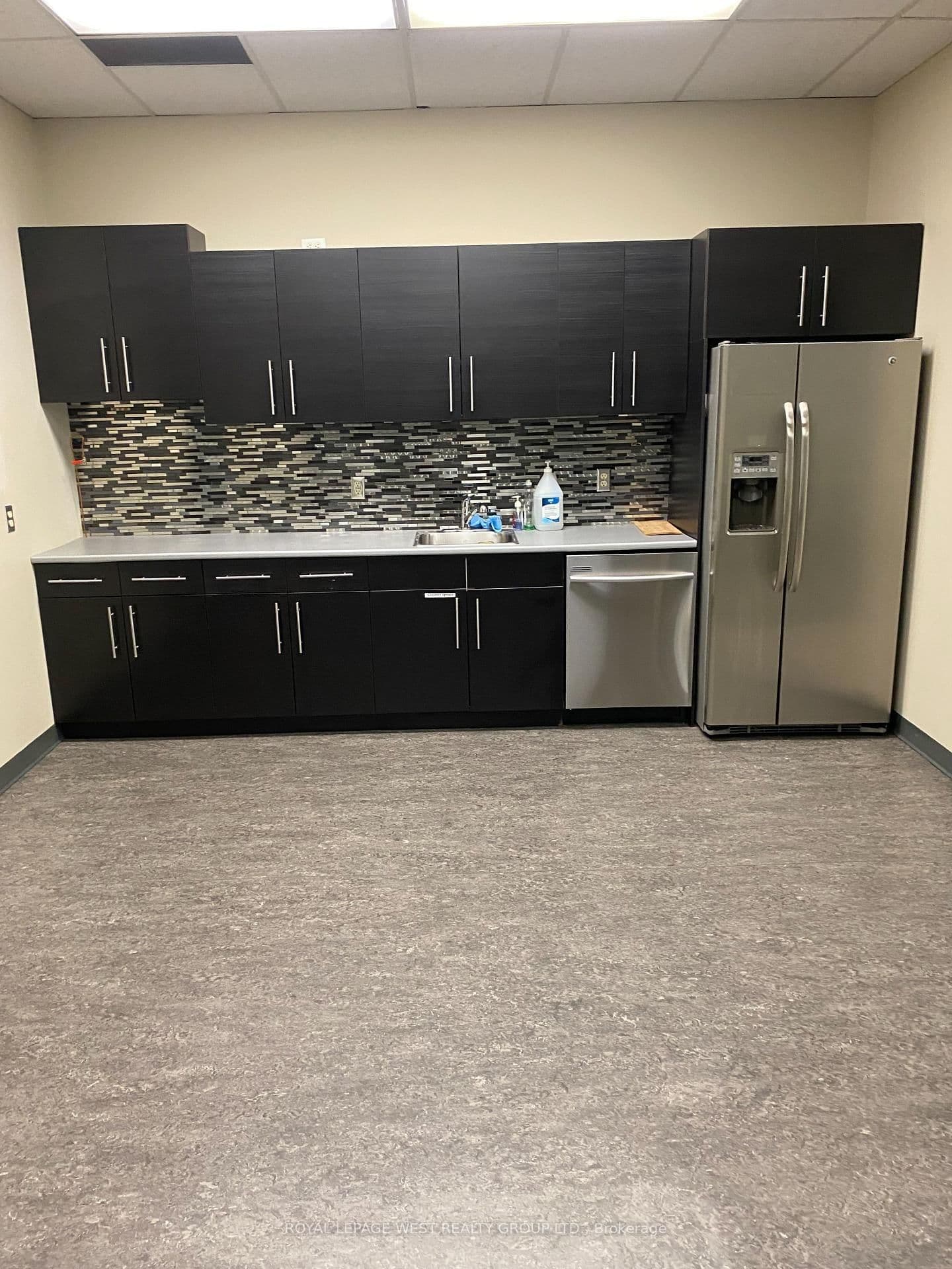 5230 Dundas Street W, Unit 200 thumbnail 3
