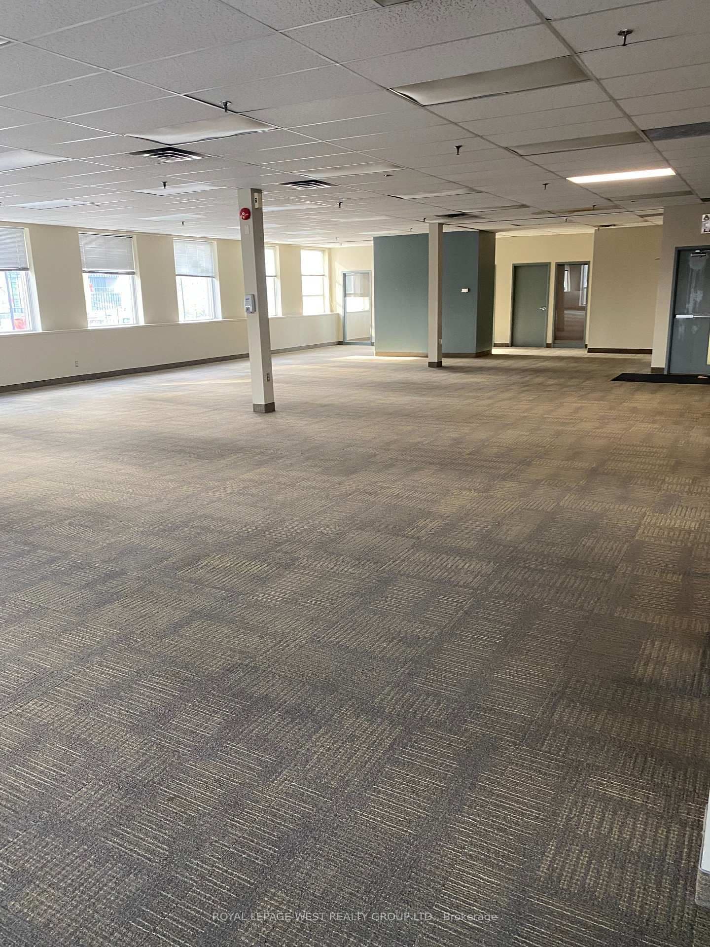 5230 Dundas Street W, Unit 200 thumbnail 4