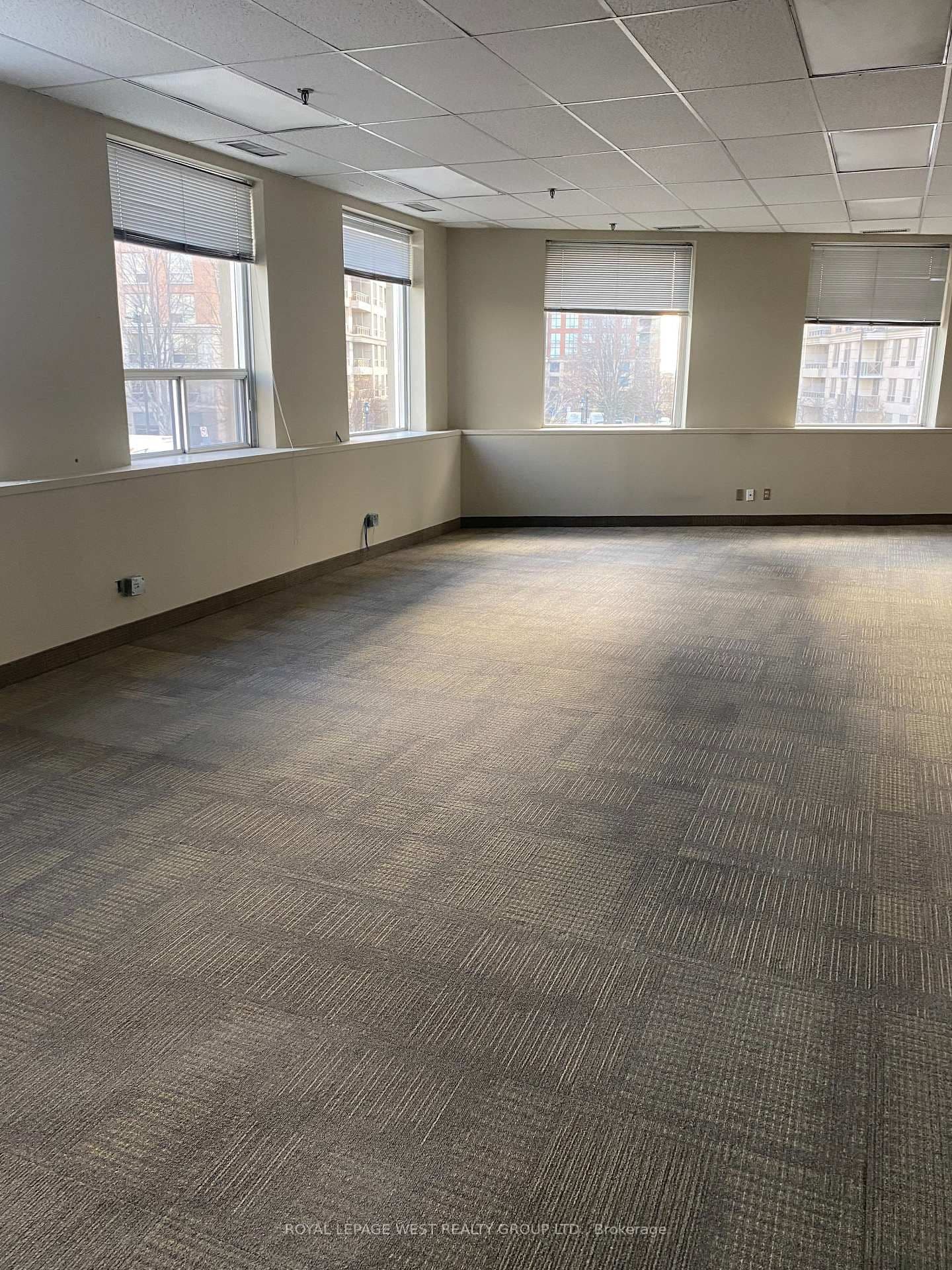 5230 Dundas Street W, Unit 200 thumbnail 8