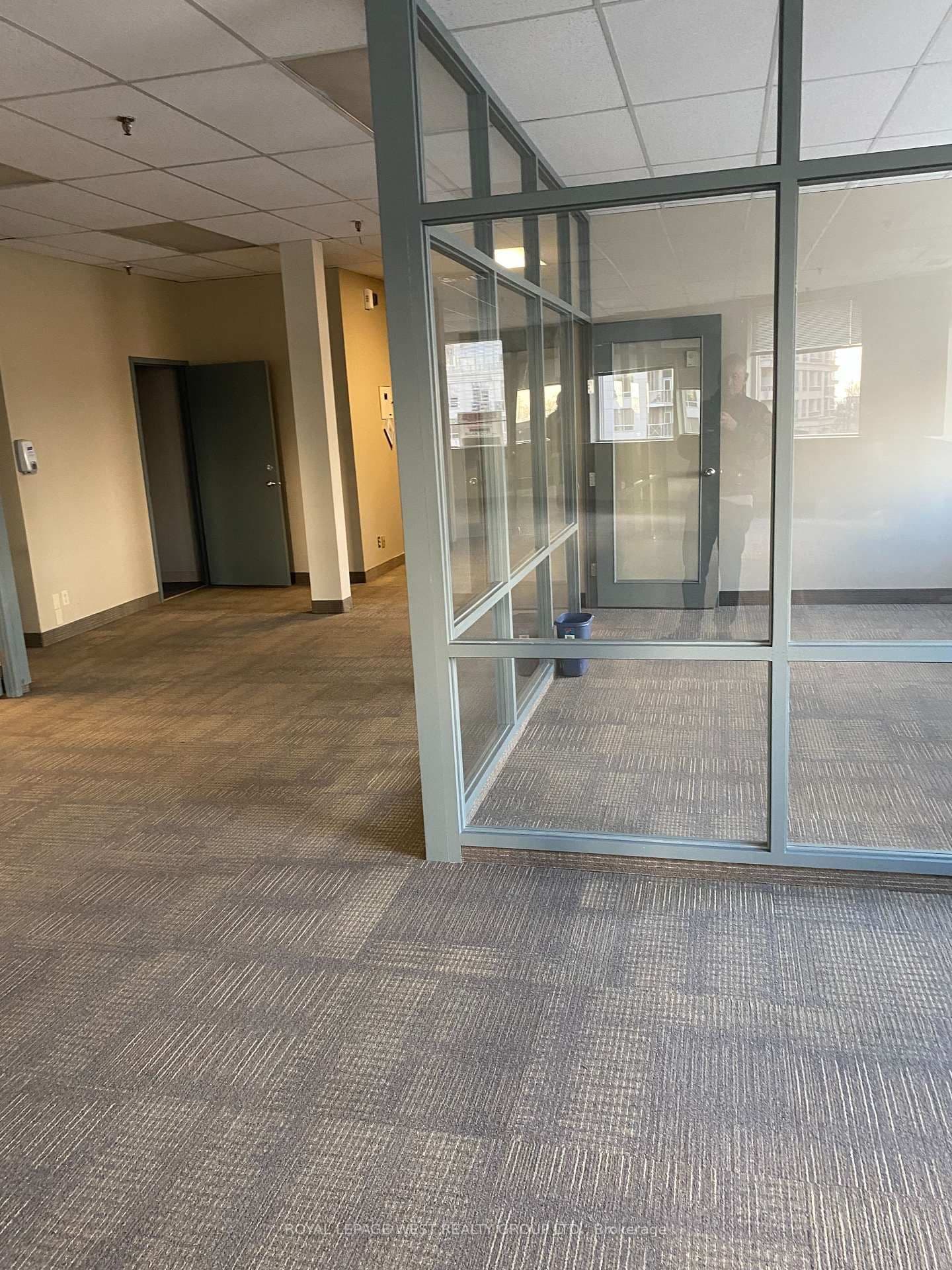 5230 Dundas Street W, Unit 200 thumbnail 9