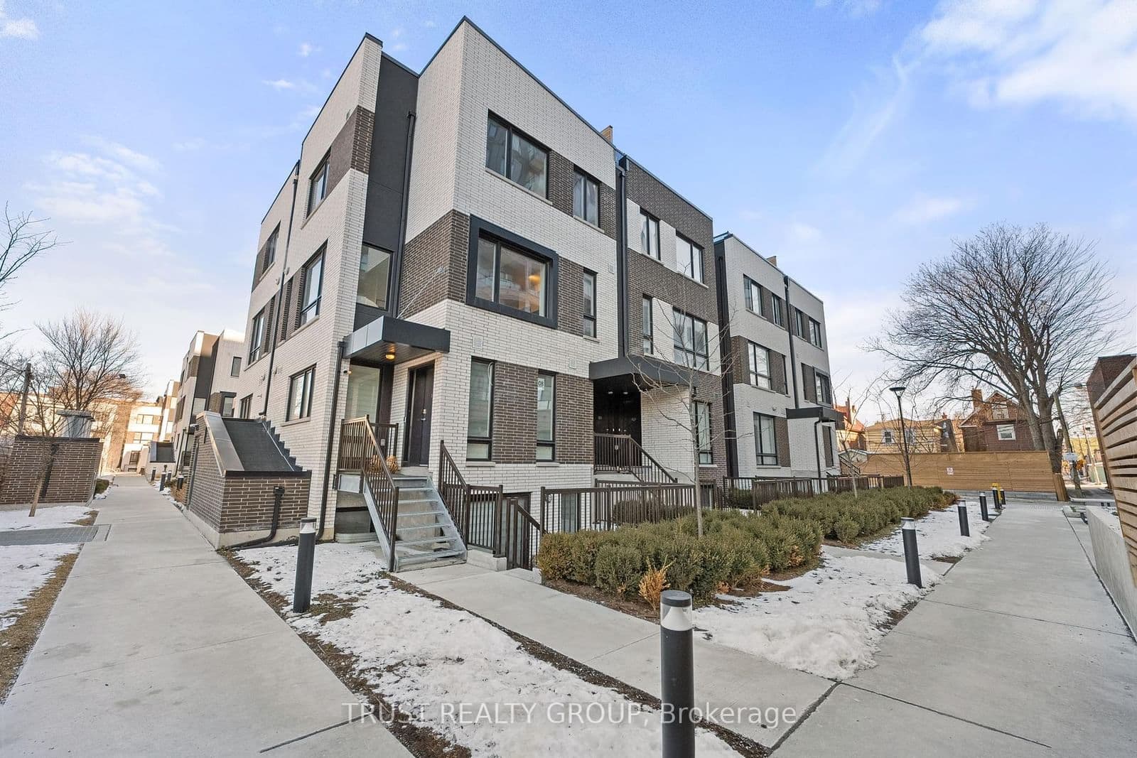 10 Ed Clark Gardens Avenue, Unit 7