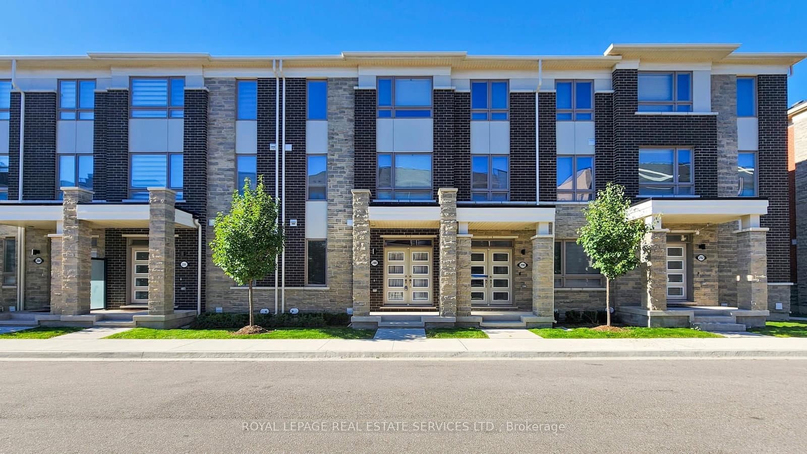 288 Lagerfeld Avenue