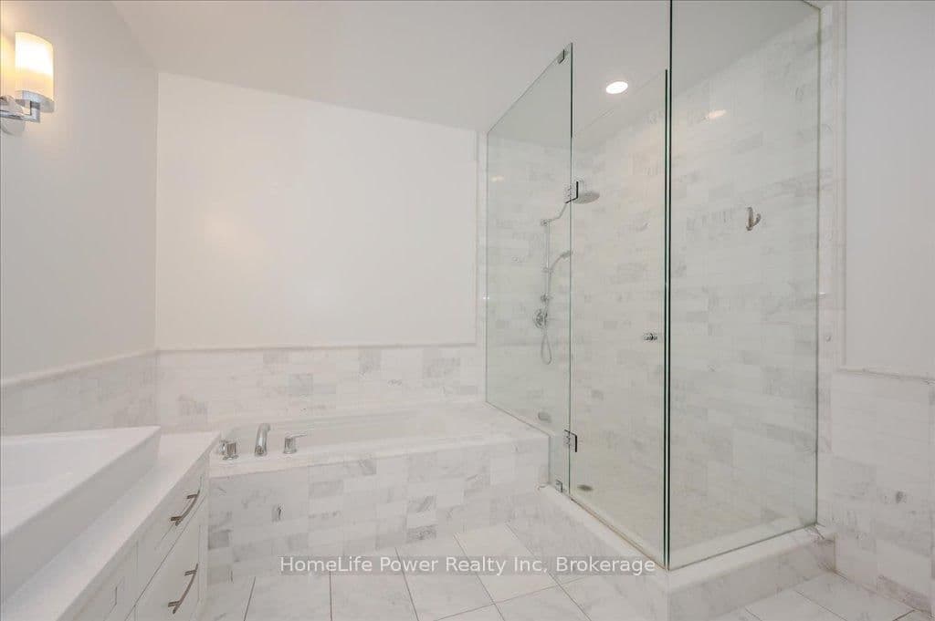 1 Hurontario Street, Unit 2001 thumbnail 27