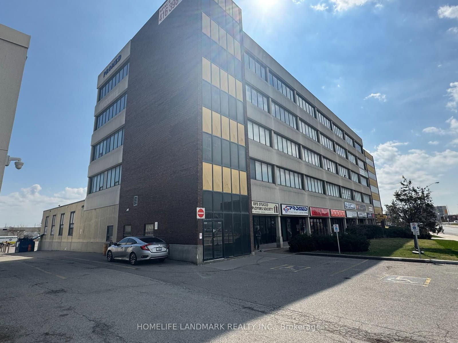 1315 Finch Avenue W thumbnail 2