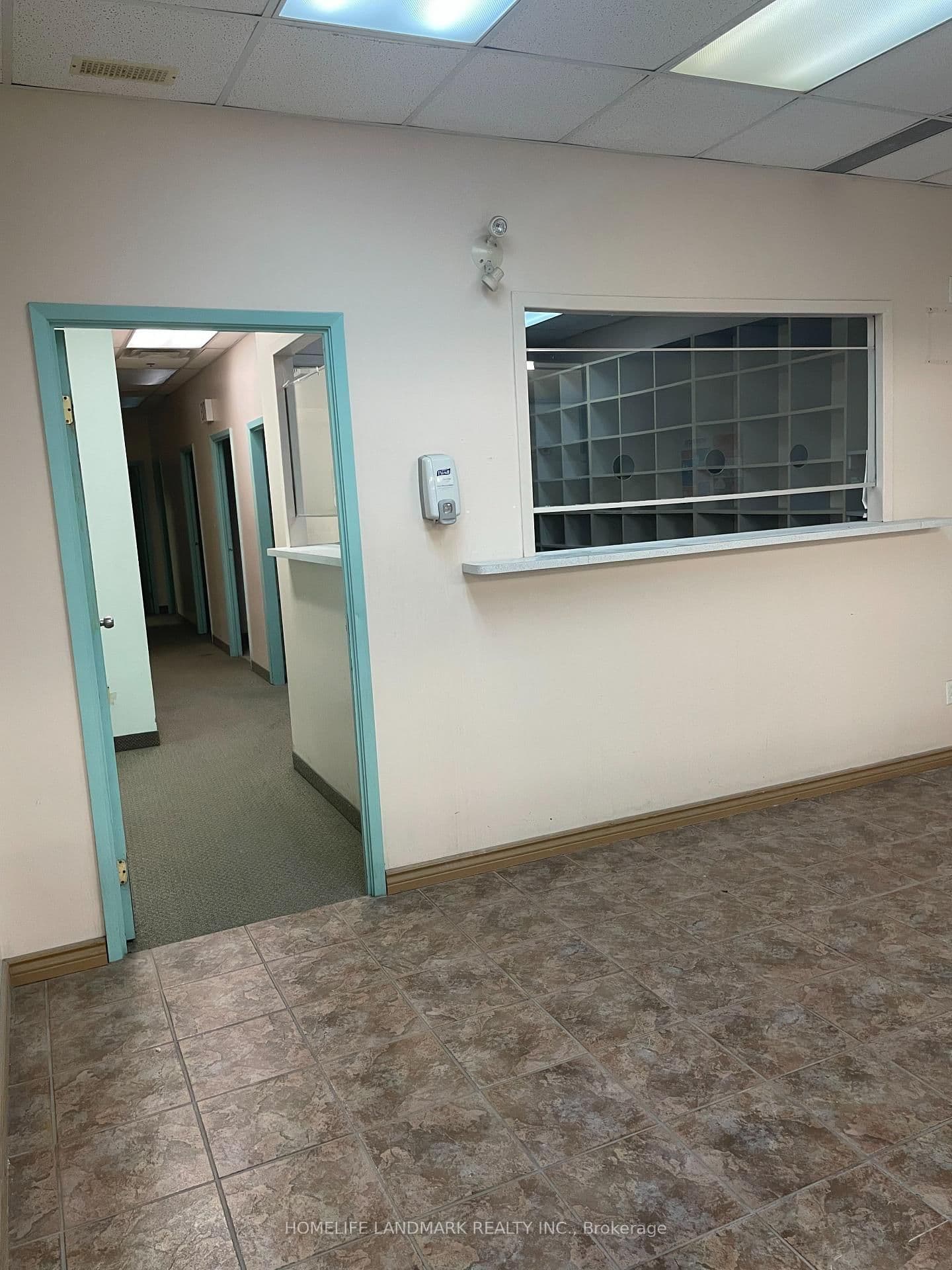 1315 Finch Avenue W thumbnail 3