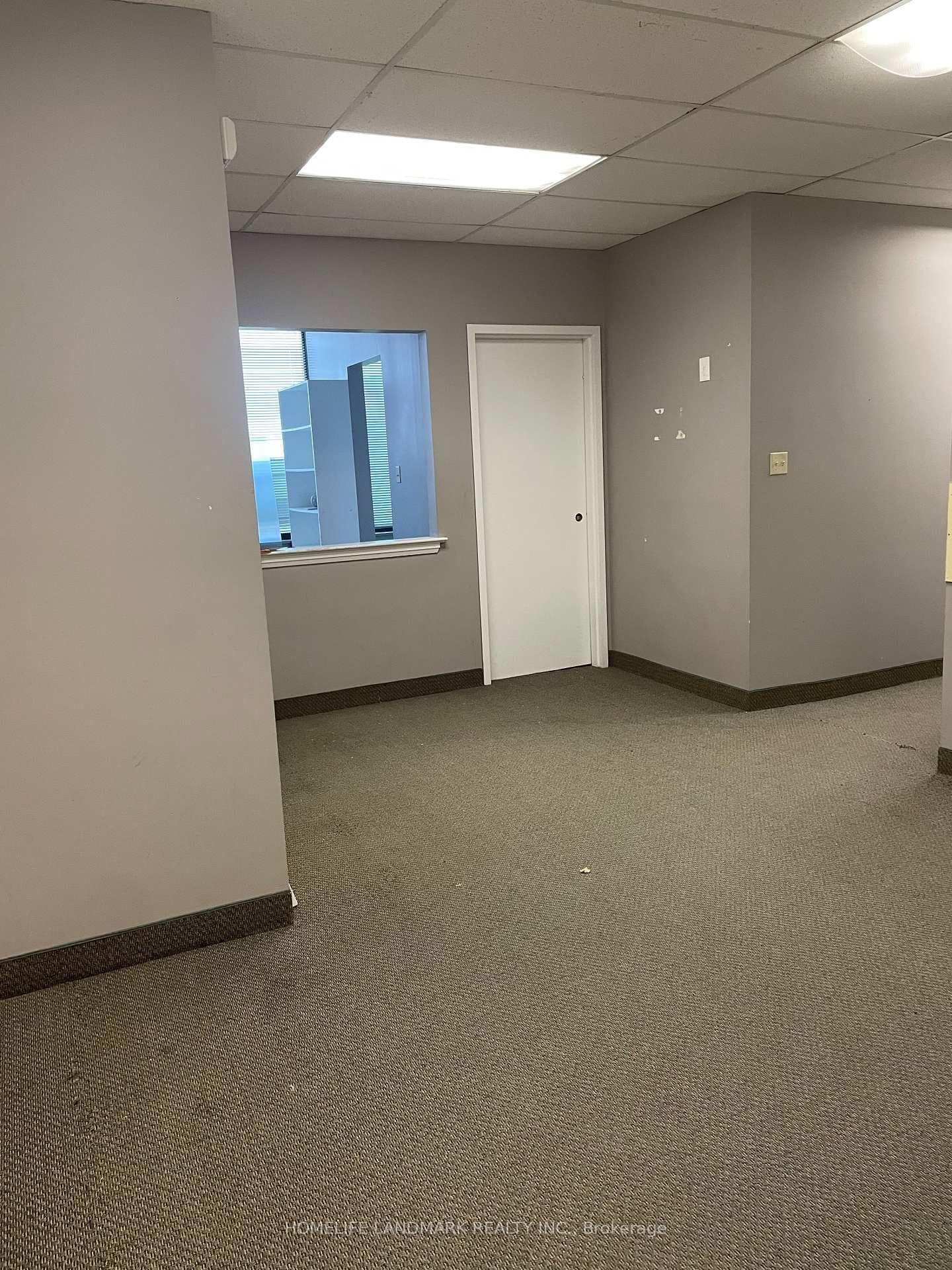 1315 Finch Avenue W thumbnail 4
