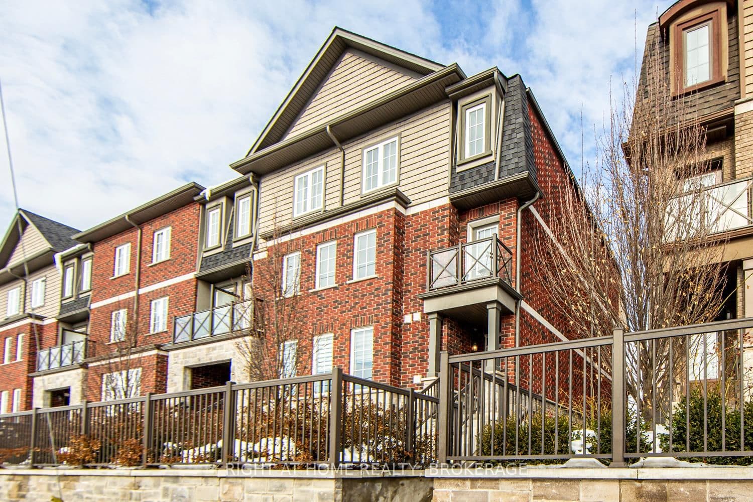 445 Ontario St Street S, Unit 62