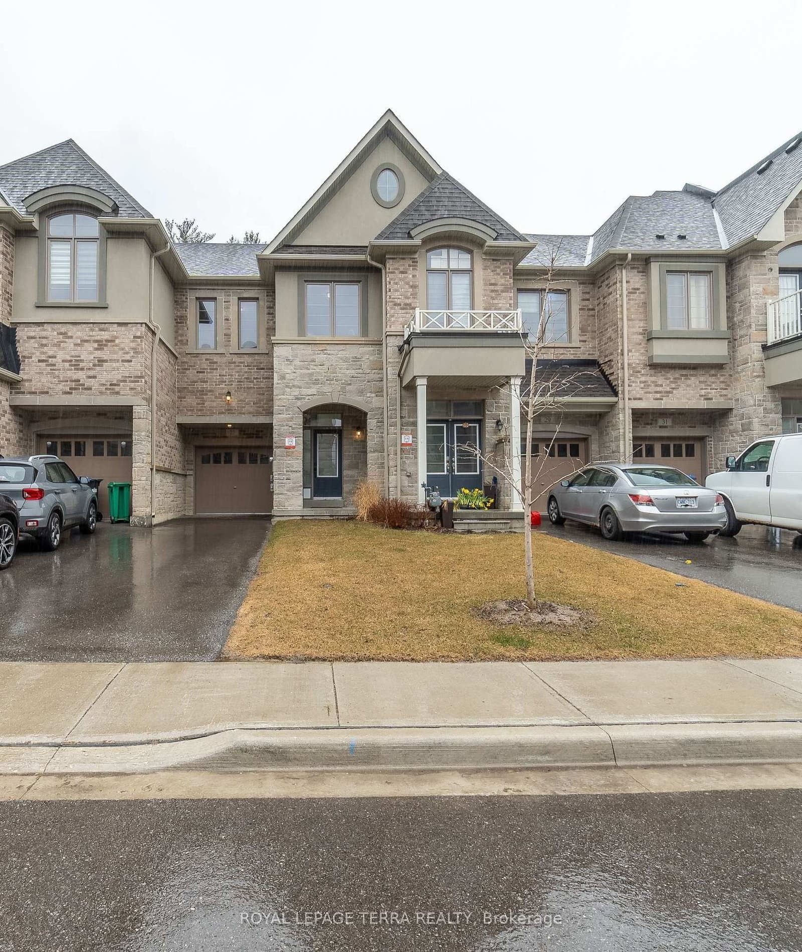 27 SUMMERBEAM Way