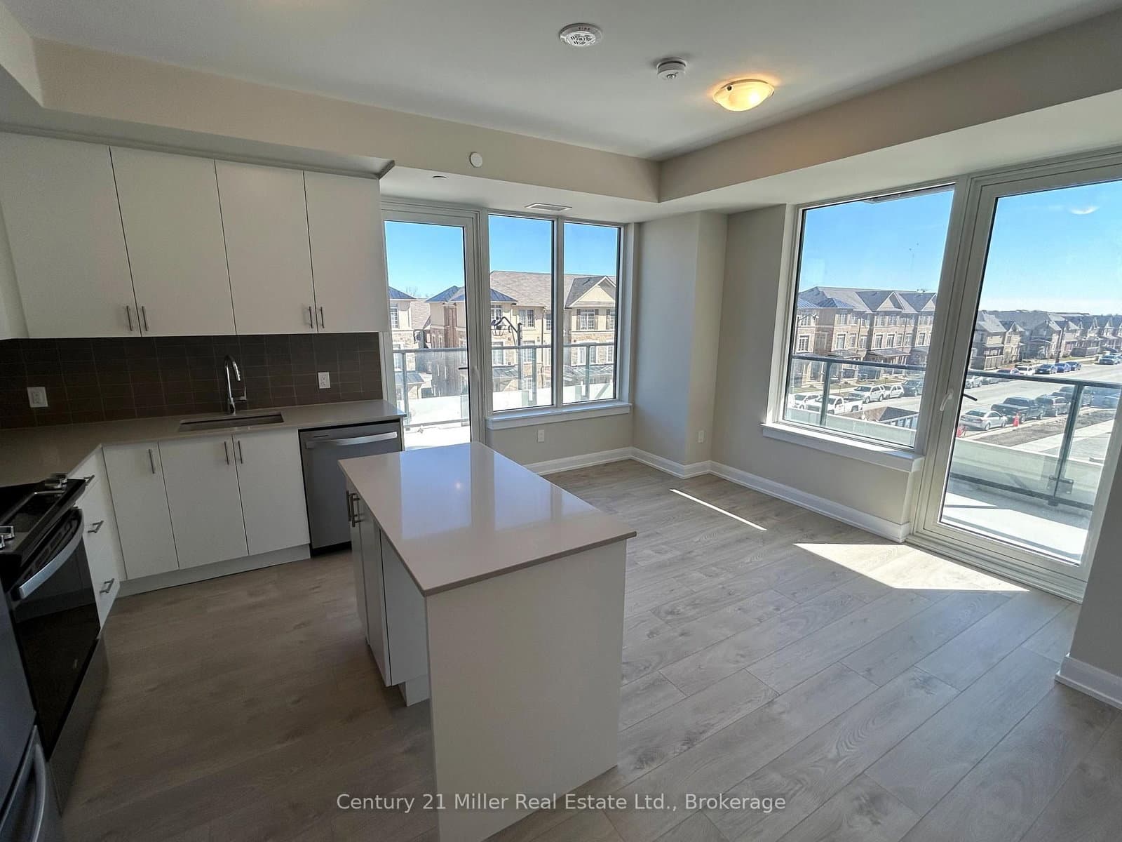 3220 William Coltson Avenue, Unit 323