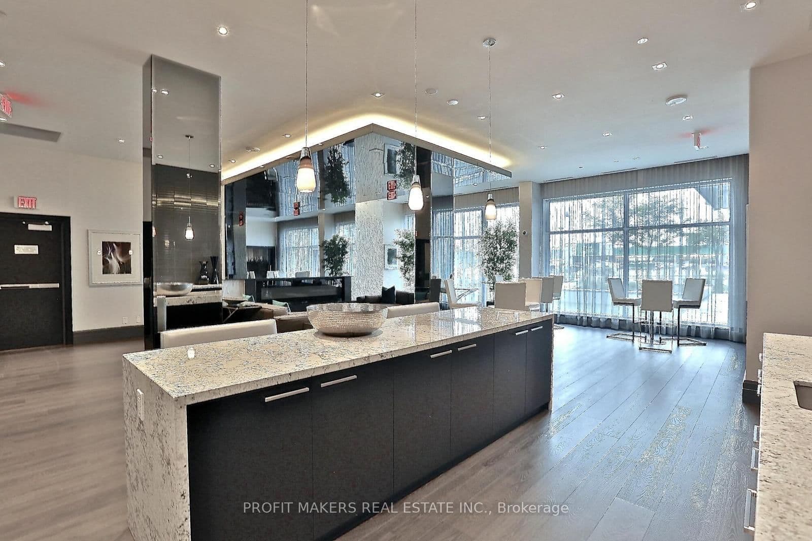 65 Speers Road, Unit 1611