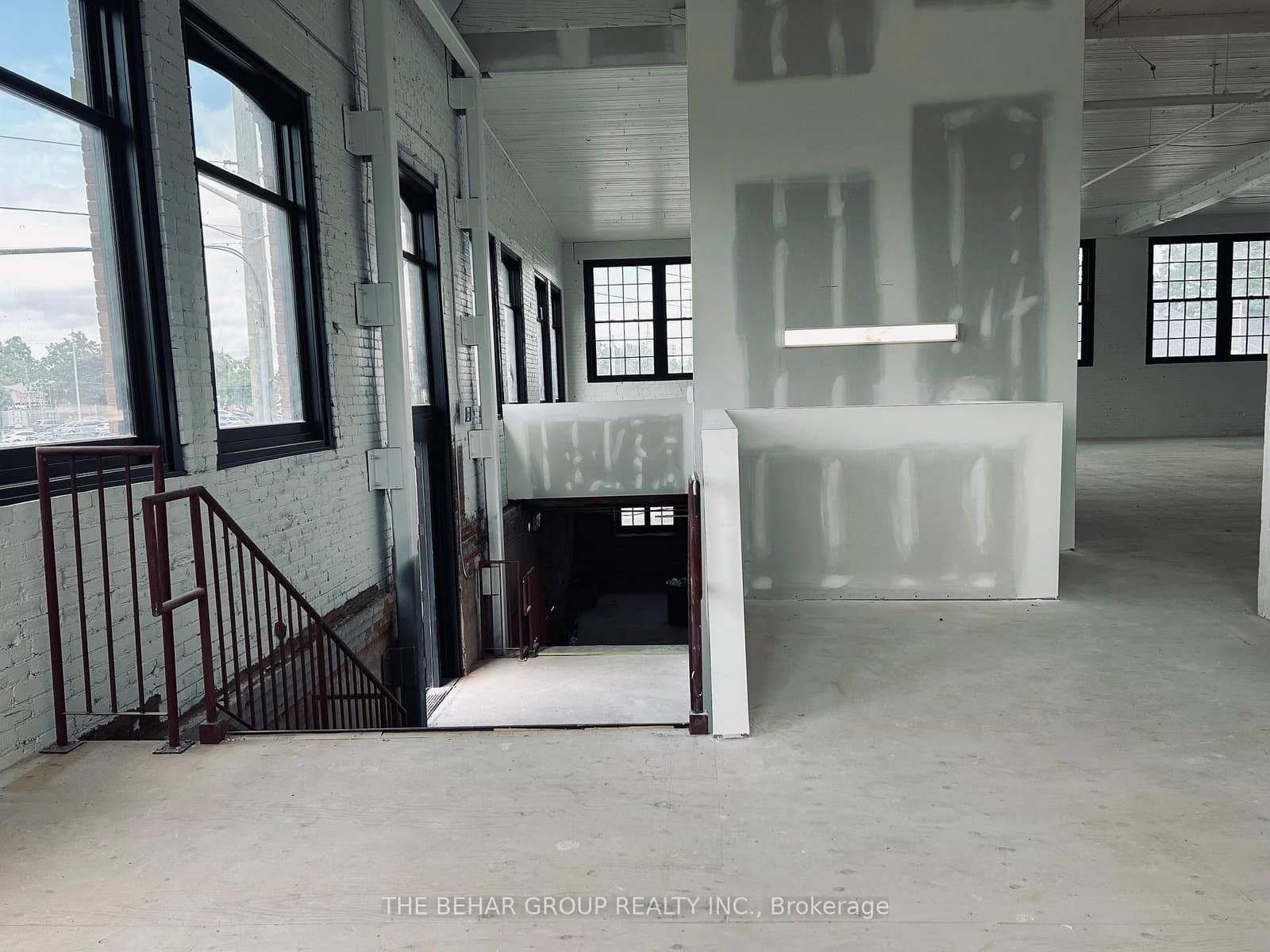 45 Railroad Street E, Unit F2 thumbnail 2