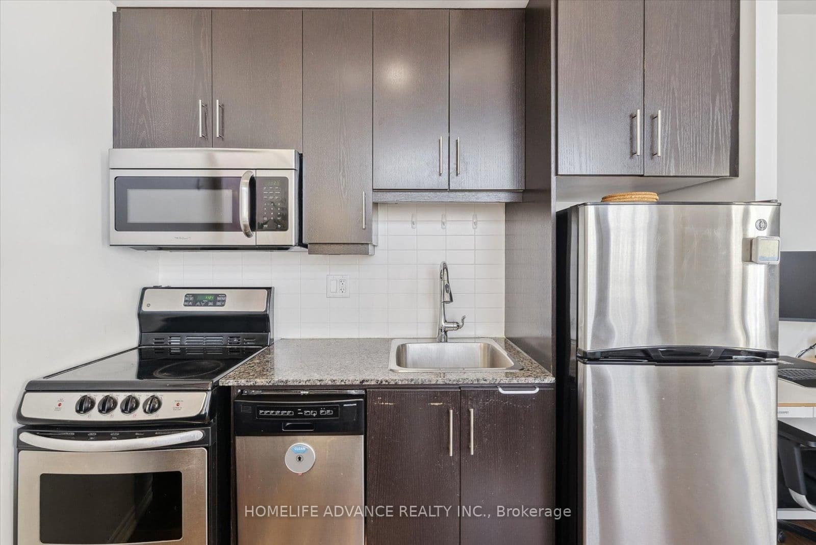 15 James Finlay Way, Unit 1117 thumbnail 13