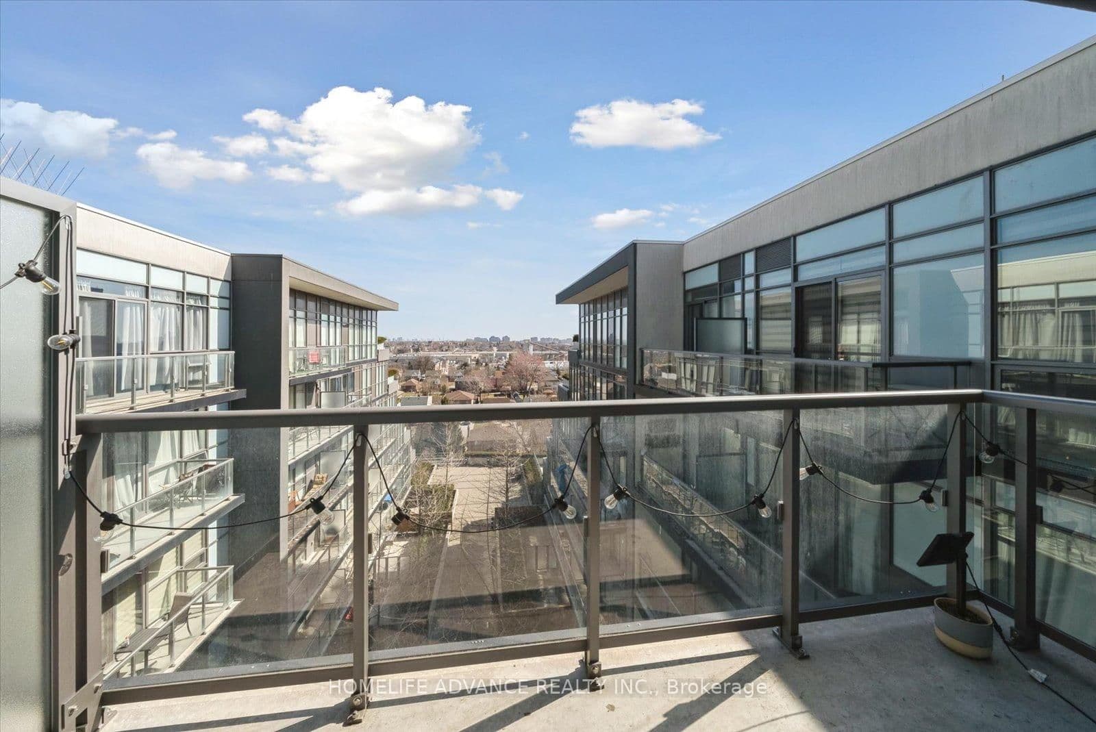 15 James Finlay Way, Unit 1117 thumbnail 18