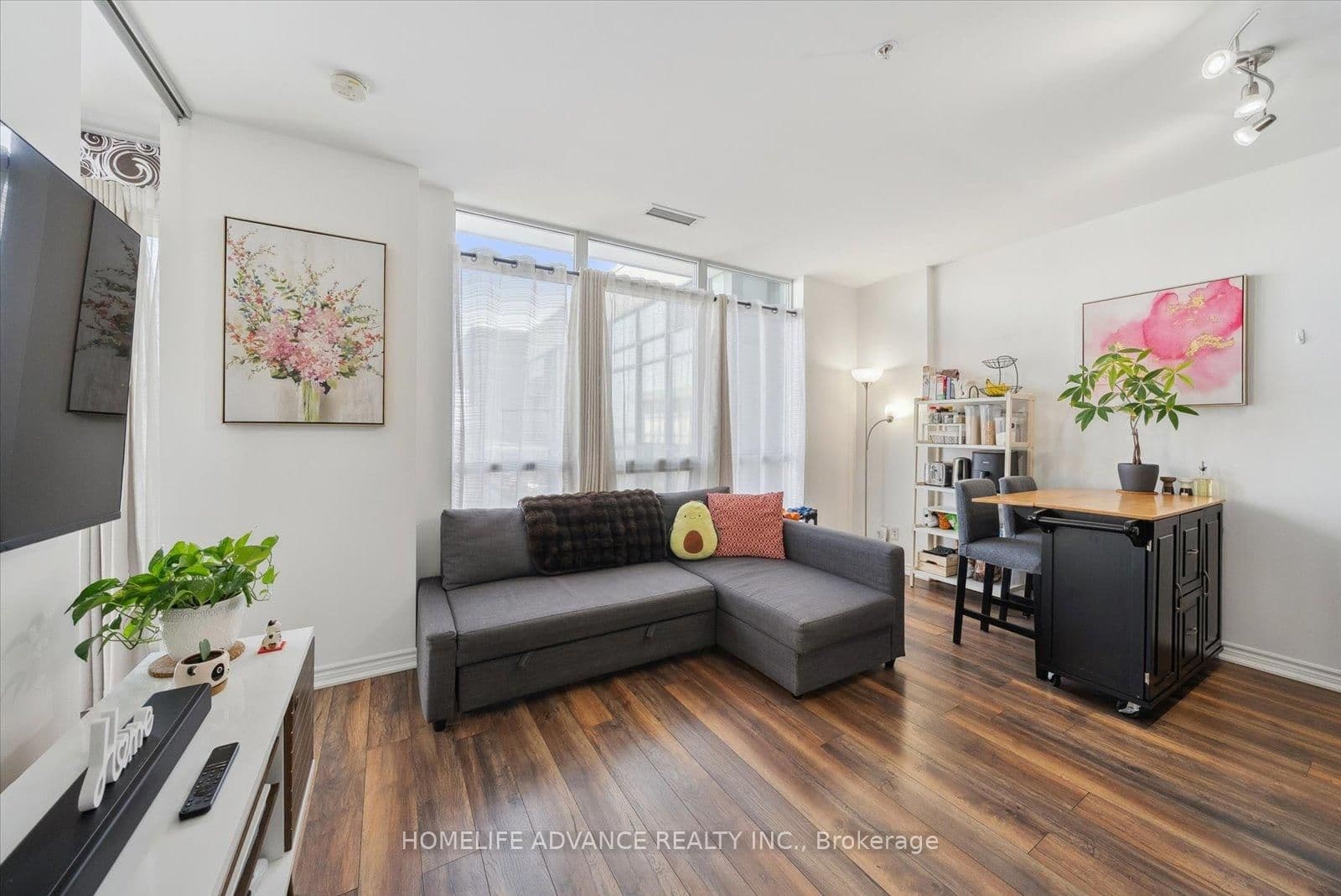15 James Finlay Way, Unit 1117 thumbnail 8