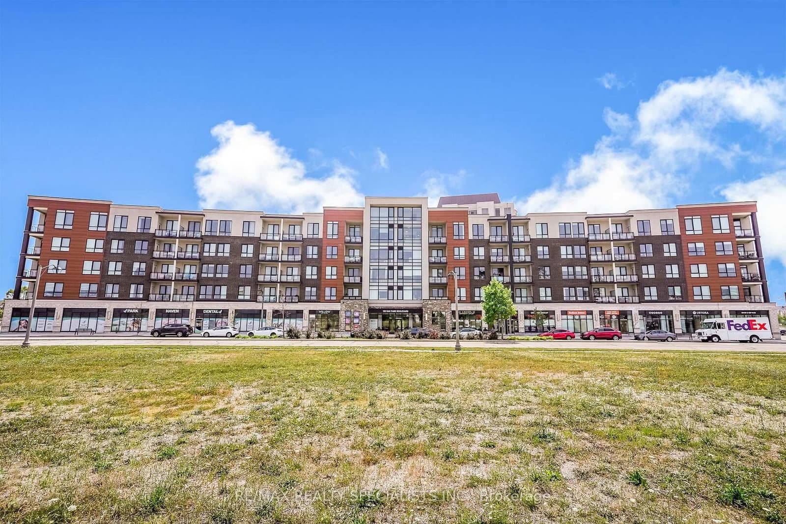 150 Oak Park Boulevard, Unit 513