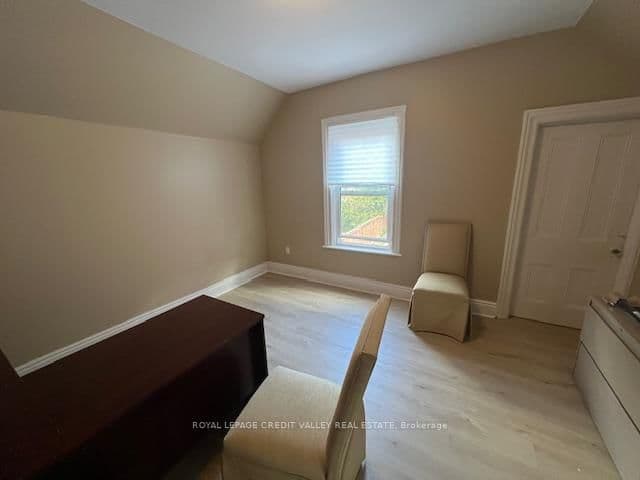 266 Main Street N, Unit 2 thumbnail 8