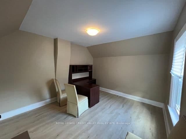266 Main Street N, Unit 2 thumbnail 9