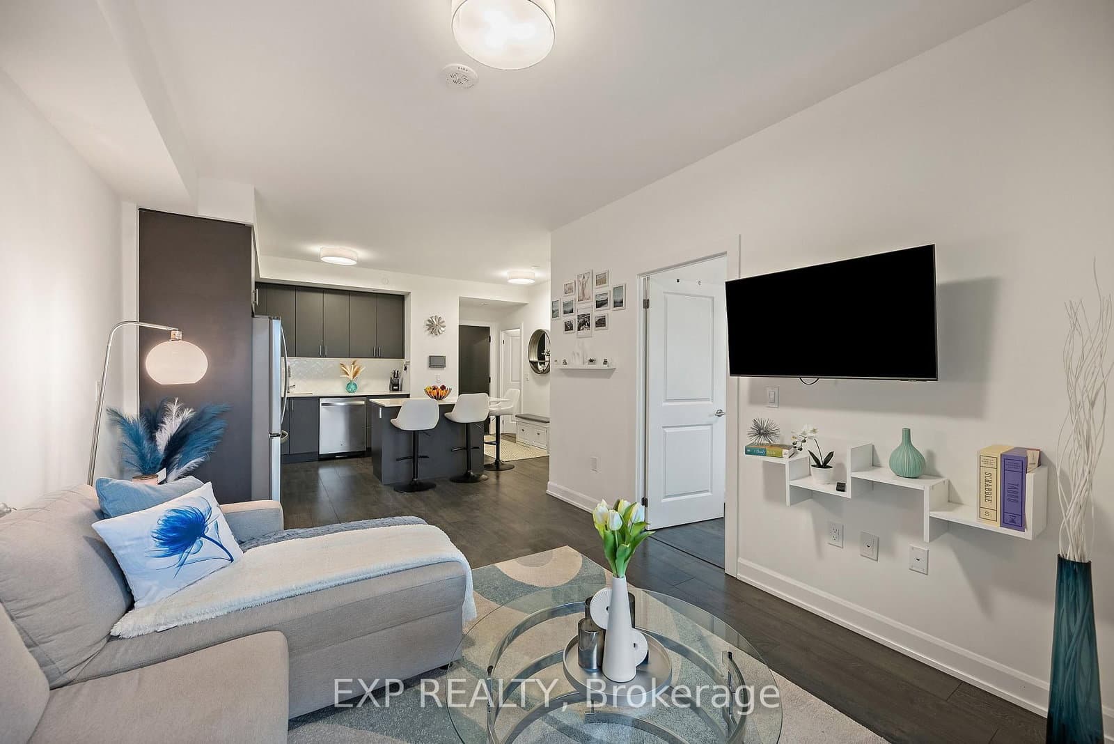 3200 William Coltson Avenue, Unit 327