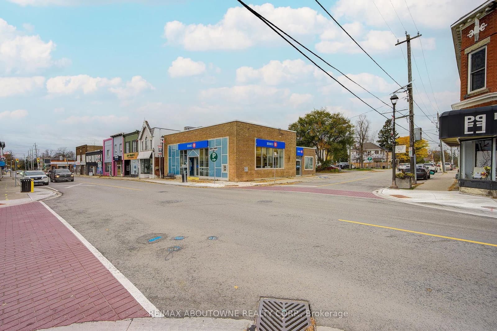 28 Mill Street E thumbnail 5