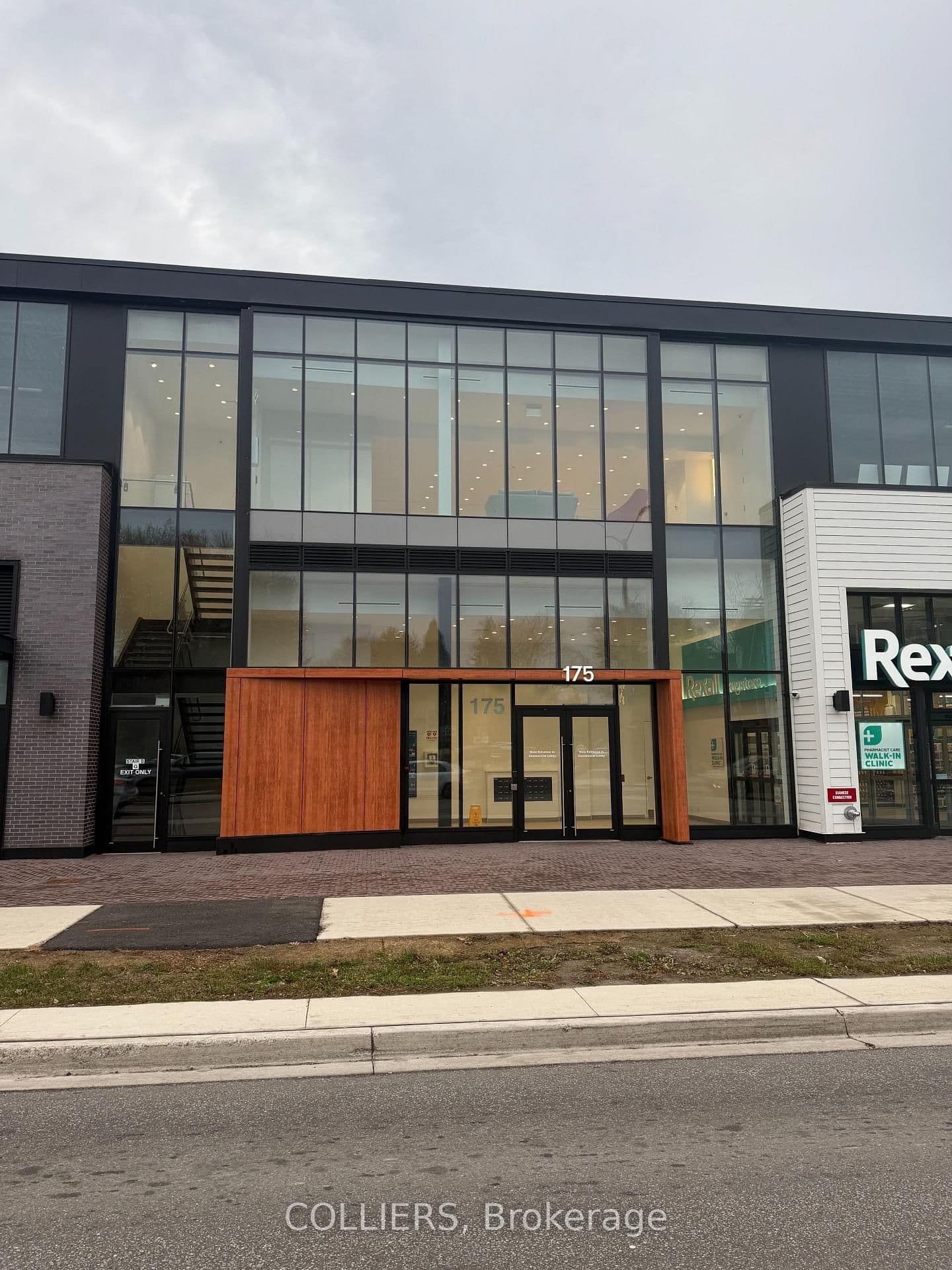 175 Lakeshore Road W, Unit Suite 3A thumbnail 2
