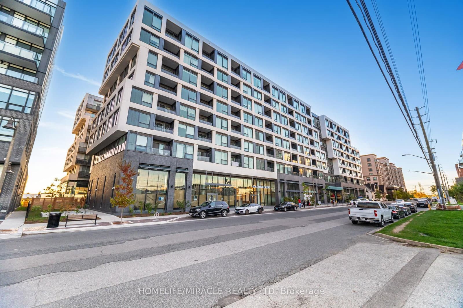 2450 Old Bronte Road, Unit 351