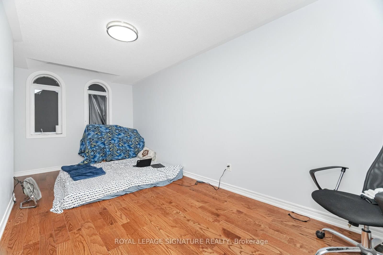 443 Comiskey Crescent thumbnail 30