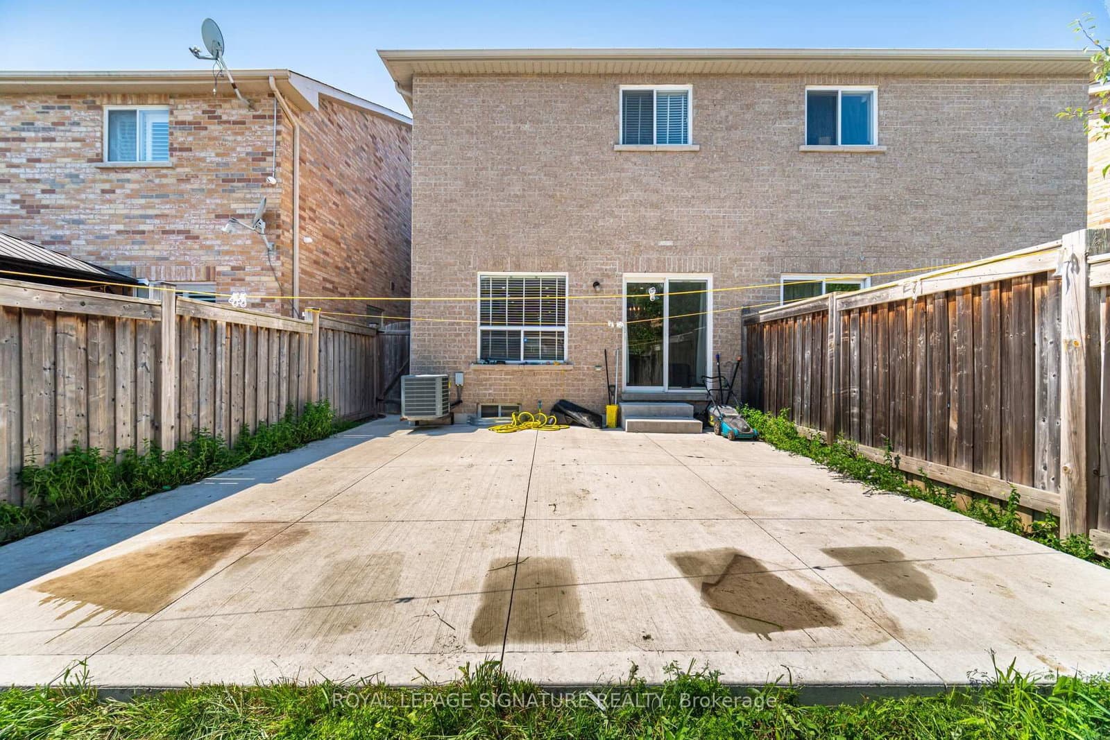 443 Comiskey Crescent thumbnail 40