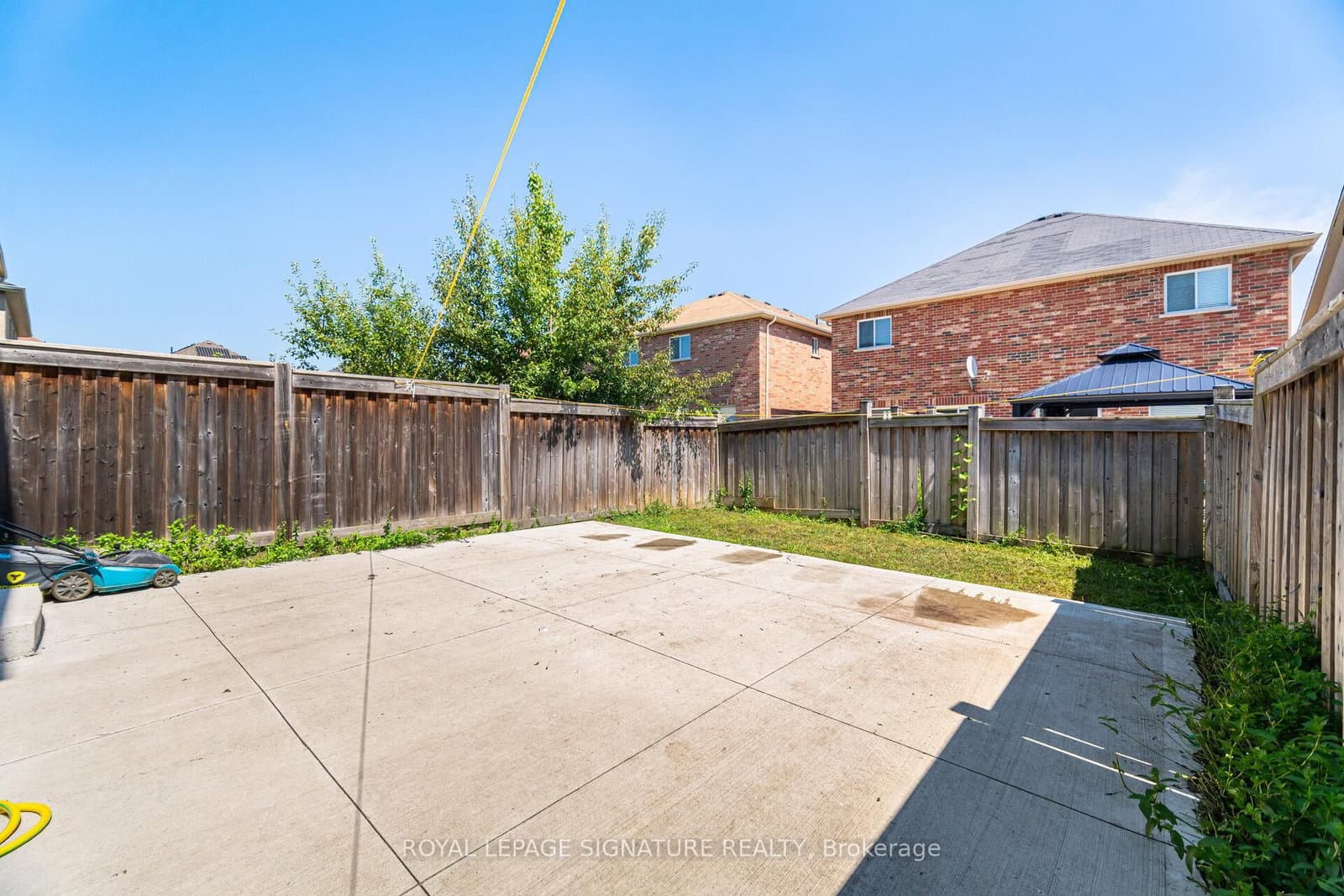 443 Comiskey Crescent thumbnail 41