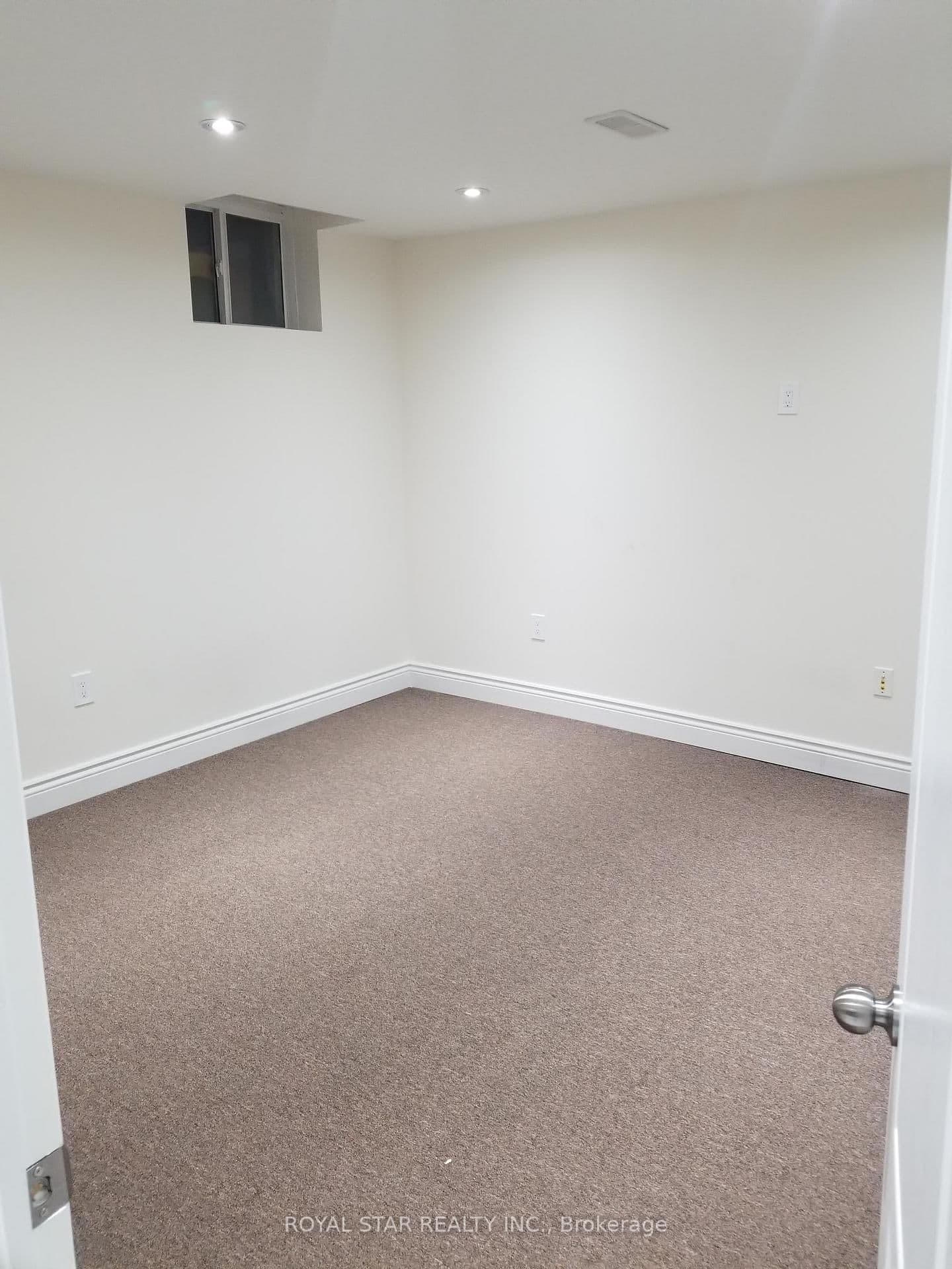 61 Aldersgate Drive thumbnail 33