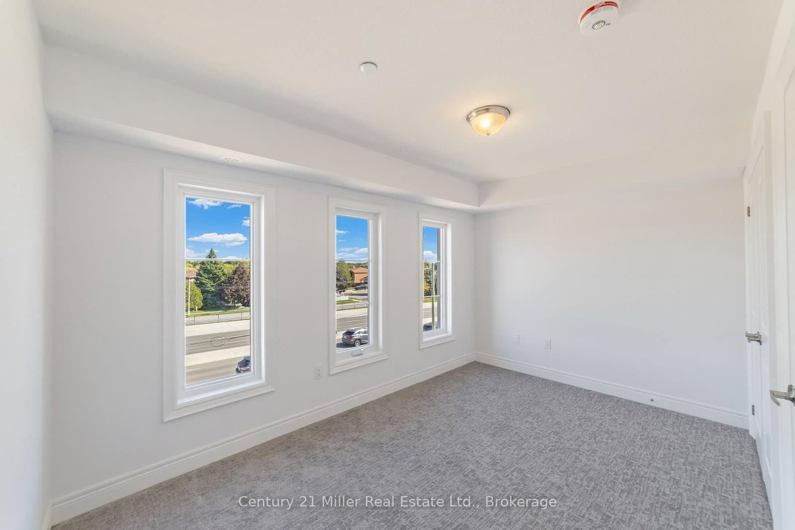 2140 Trafalgar Road, Unit 48 thumbnail 13