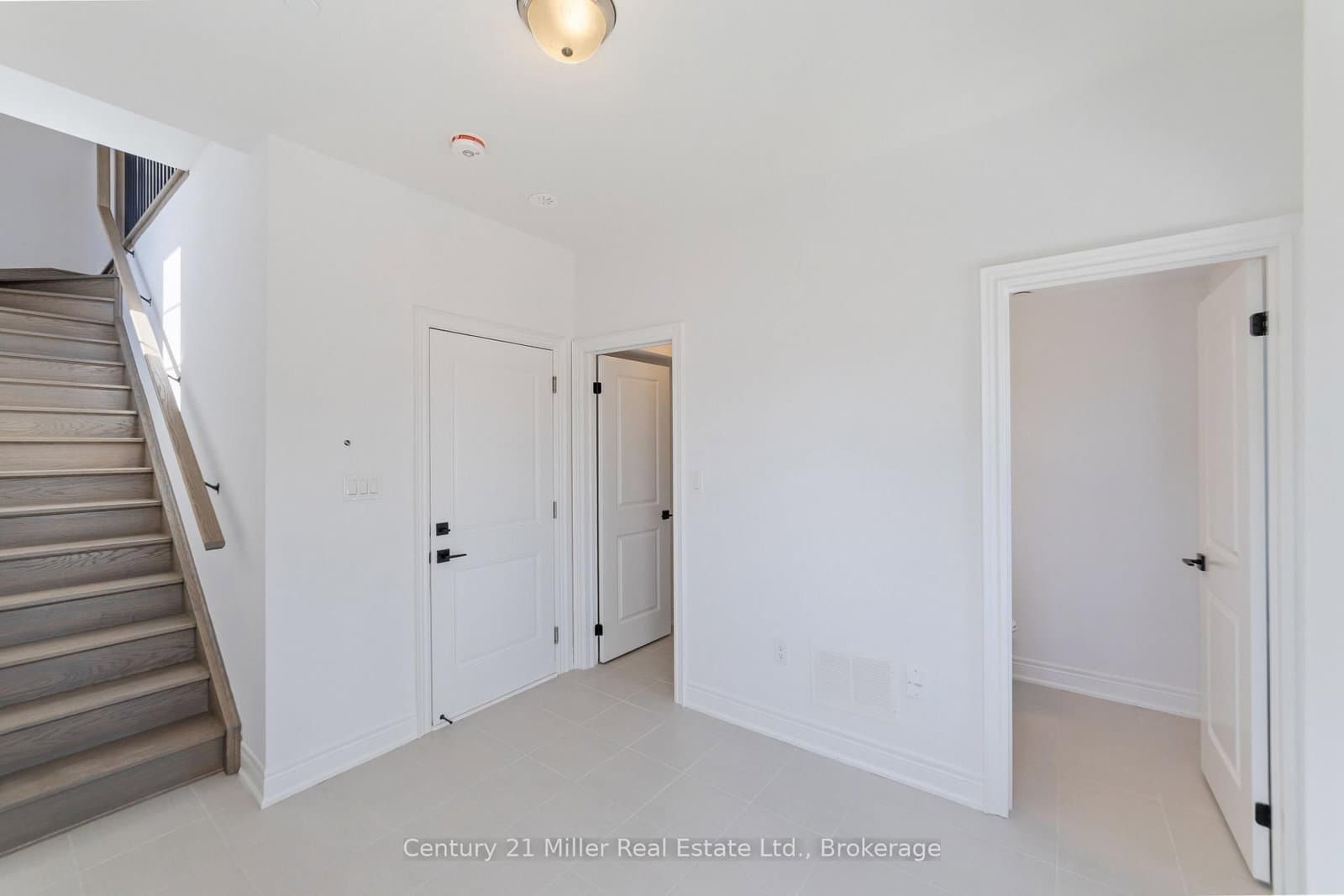 2140 Trafalgar Road, Unit 48 thumbnail 2