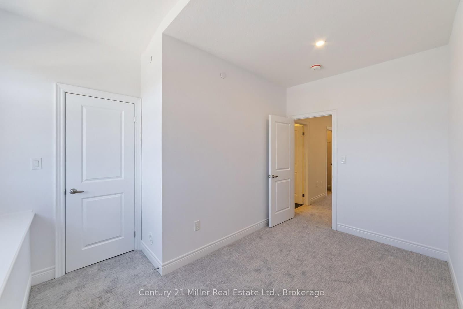 2140 Trafalgar Road, Unit 48 thumbnail 20