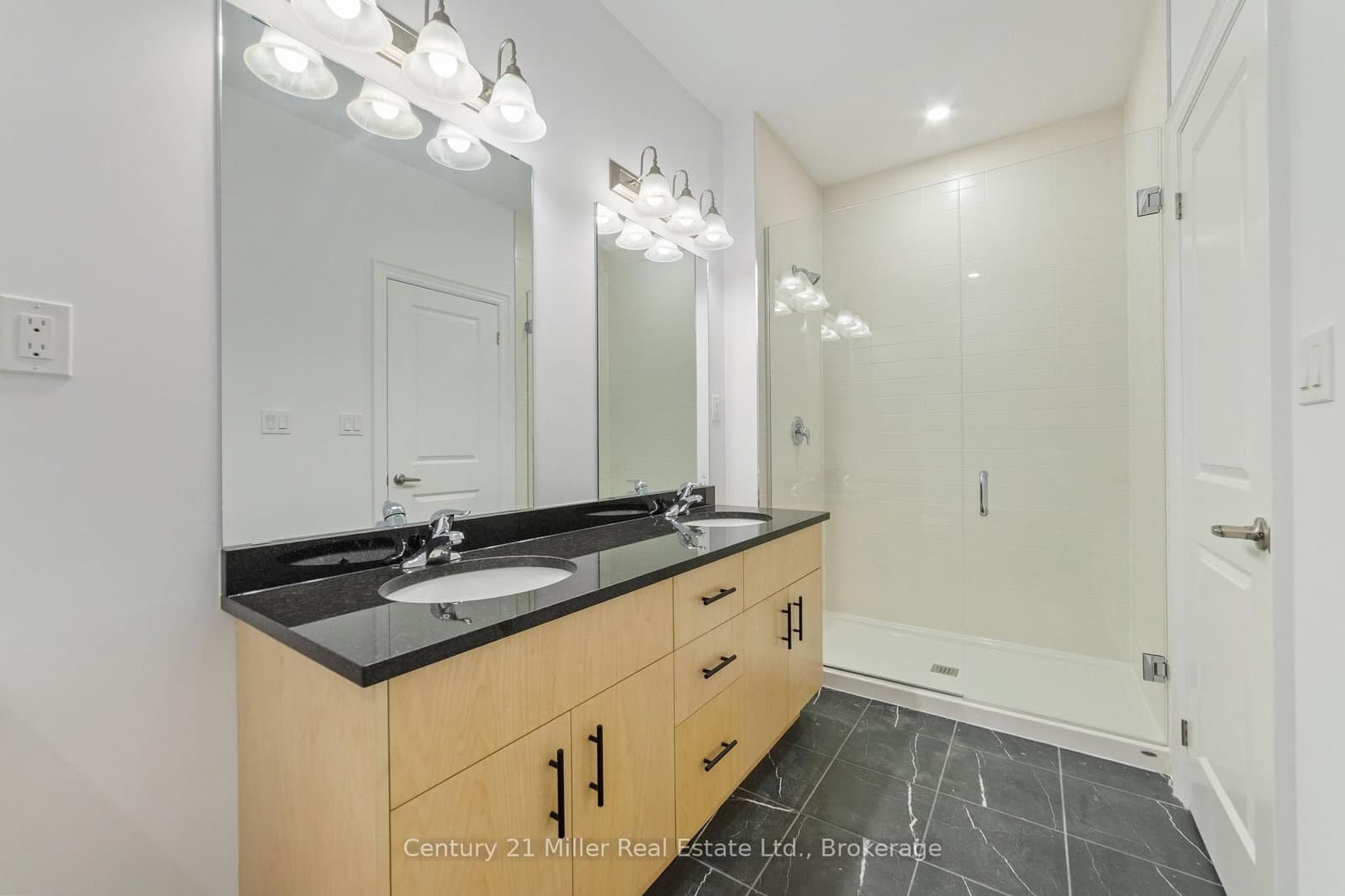 2140 Trafalgar Road, Unit 48 thumbnail 22