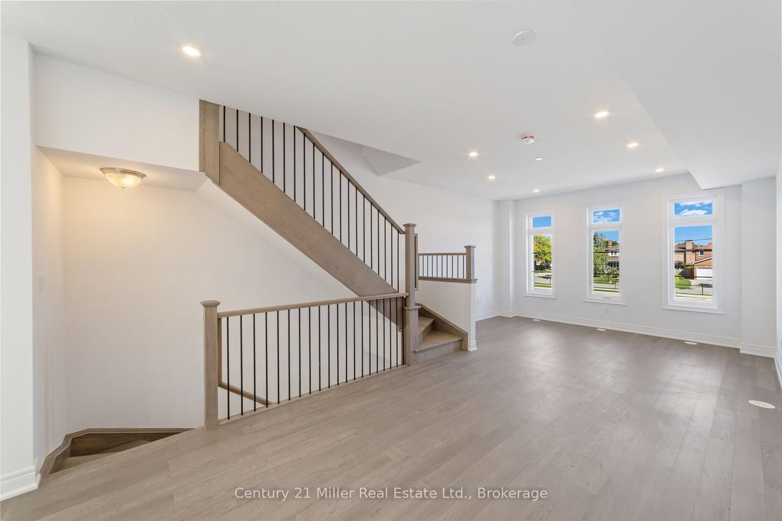 2140 Trafalgar Road, Unit 48 thumbnail 4