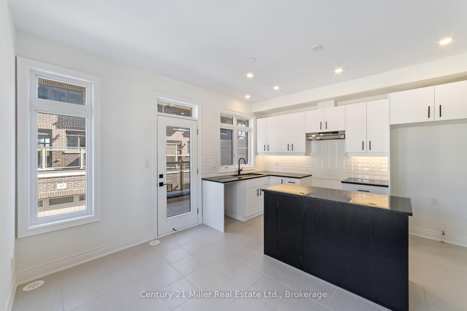 2140 Trafalgar Road, Unit 48 thumbnail 8