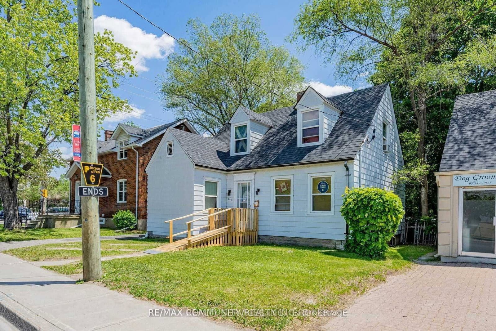 209 Queen Street W thumbnail 2