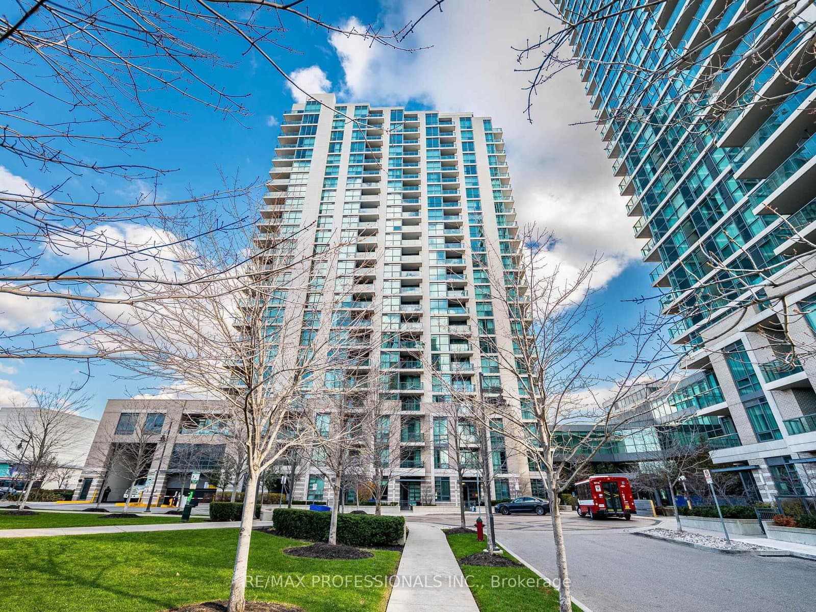 #105 - 205 Sherway Gardens Road W
